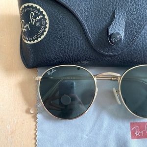 Round Ray-Bans